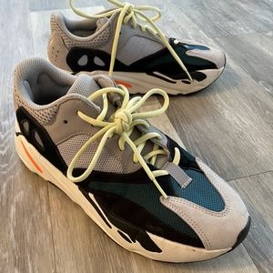 Adidas Yeezy 700 Waverunner